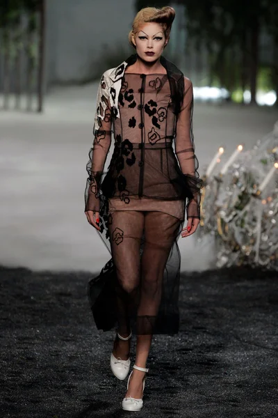 Look 8